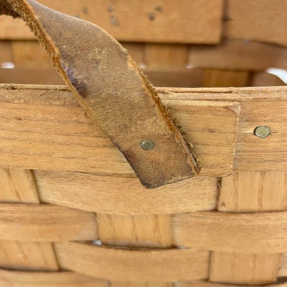 Peterboro Basket Co Small Storage Bicycle Basket with Leather Loop - Picture 4 of 7